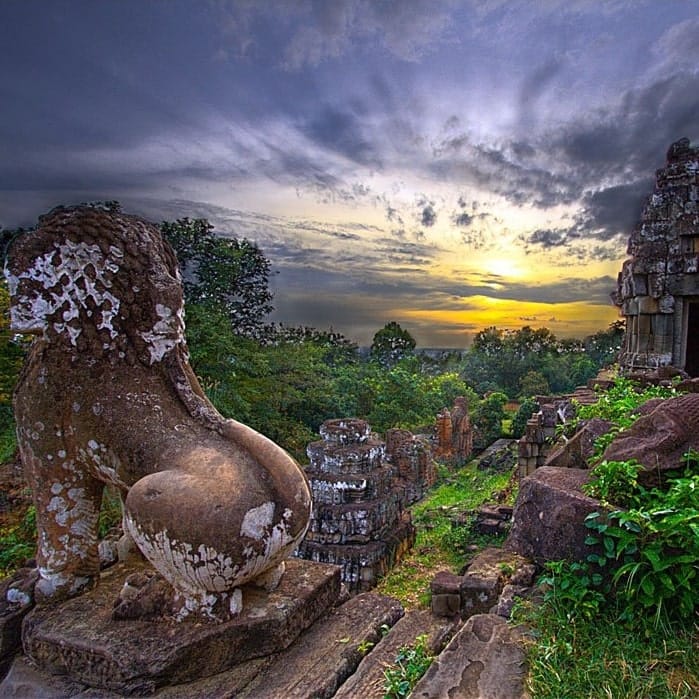 Beautiful green scenery with temples